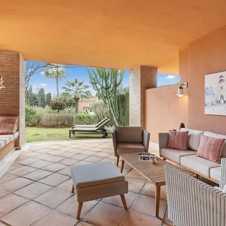 With A Garden Near The Sea In Gran Bahia De Lägenhet *