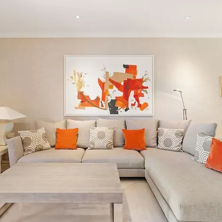 With A Garden Near The Sea In Gran Bahia De Apartmán Marbella