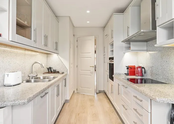 아파트 With A Garden Near The Sea In Gran Bahia De 마르베야