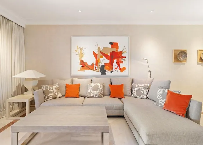 With A Garden Near The Sea In Gran Bahia De Apartament Marbella