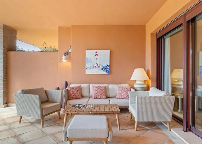 With A Garden Near The Sea In Gran Bahia De Apartament