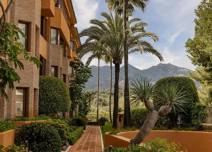 With A Garden Near The Sea In Gran Bahia De 아파트