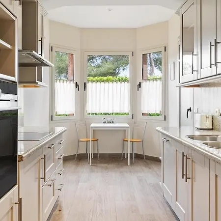 With A Garden Near The Sea In Gran Bahía De Marbella