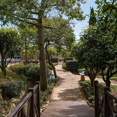 With A Garden Near The Sea In Gran Bahía De Apartamento *